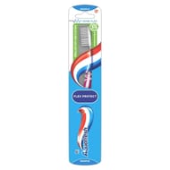 Aquafresh brosse à dents flex souple