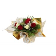 Bulle feerique- roses gypsophile feuillage