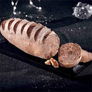Pain aux noix tranché