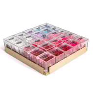 Bouton de rose naturelle stabilisée dans cube en plexiglass