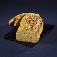 Pain au maïs et graines de tournesol dégustation