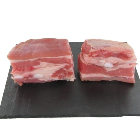 Poitrine de porc sans os en morceaux