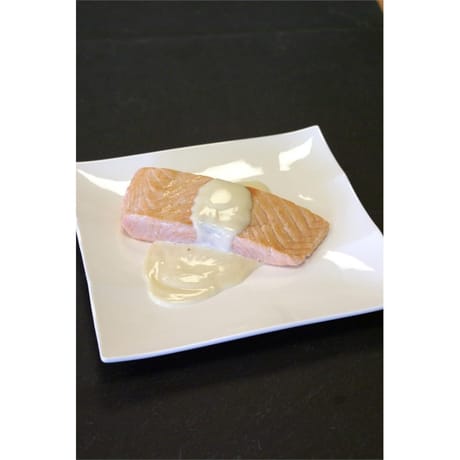 Pavé de saumon atlantique sa sauce au champagne et à l'aneth