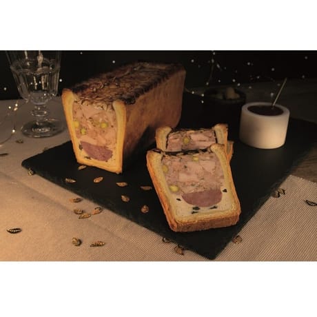 Pâté en croûte trilogie de volailles, morilles et vin jaune