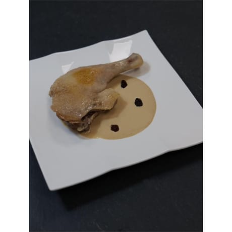 Cuisse de canard sauce au monbazillac et aux raisins secs
