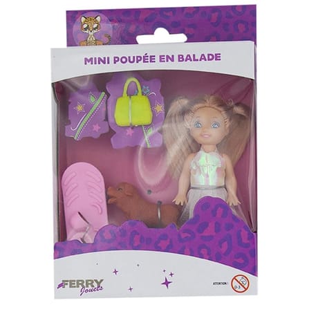 Mini poupée en balade