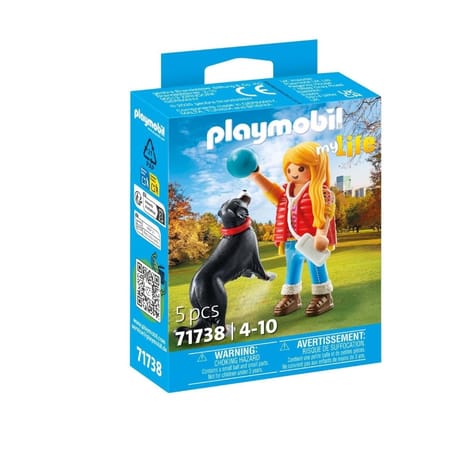 71738 Jeune fille avec chien de montagne