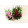 Bouquet composé de 5 roses et 2 lys