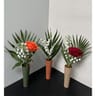 2 brins de muguet + 1 rose dans un mini vase